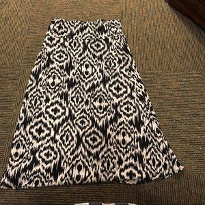 Lila row black and white maxi skirt